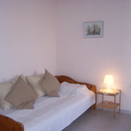 Maria'S Haus In Artemida Apartment Екстериор снимка