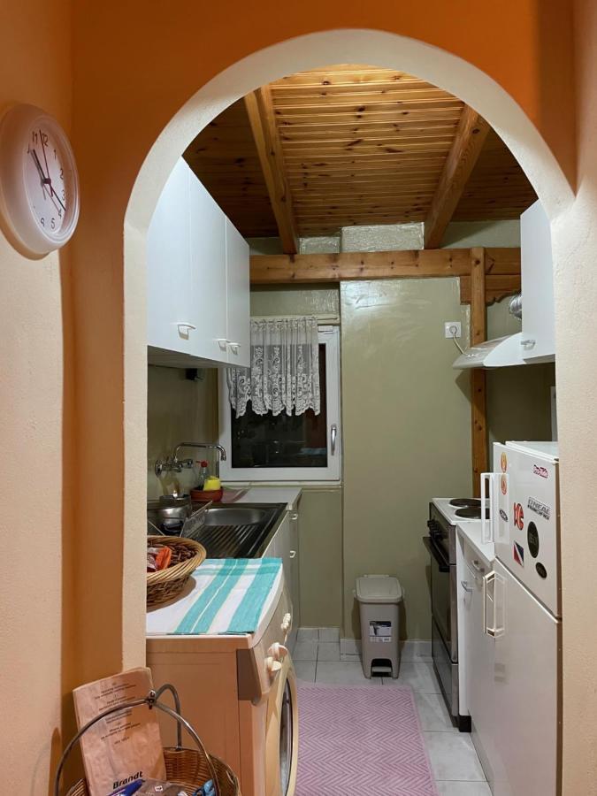 Maria'S Haus In Artemida Apartment Екстериор снимка