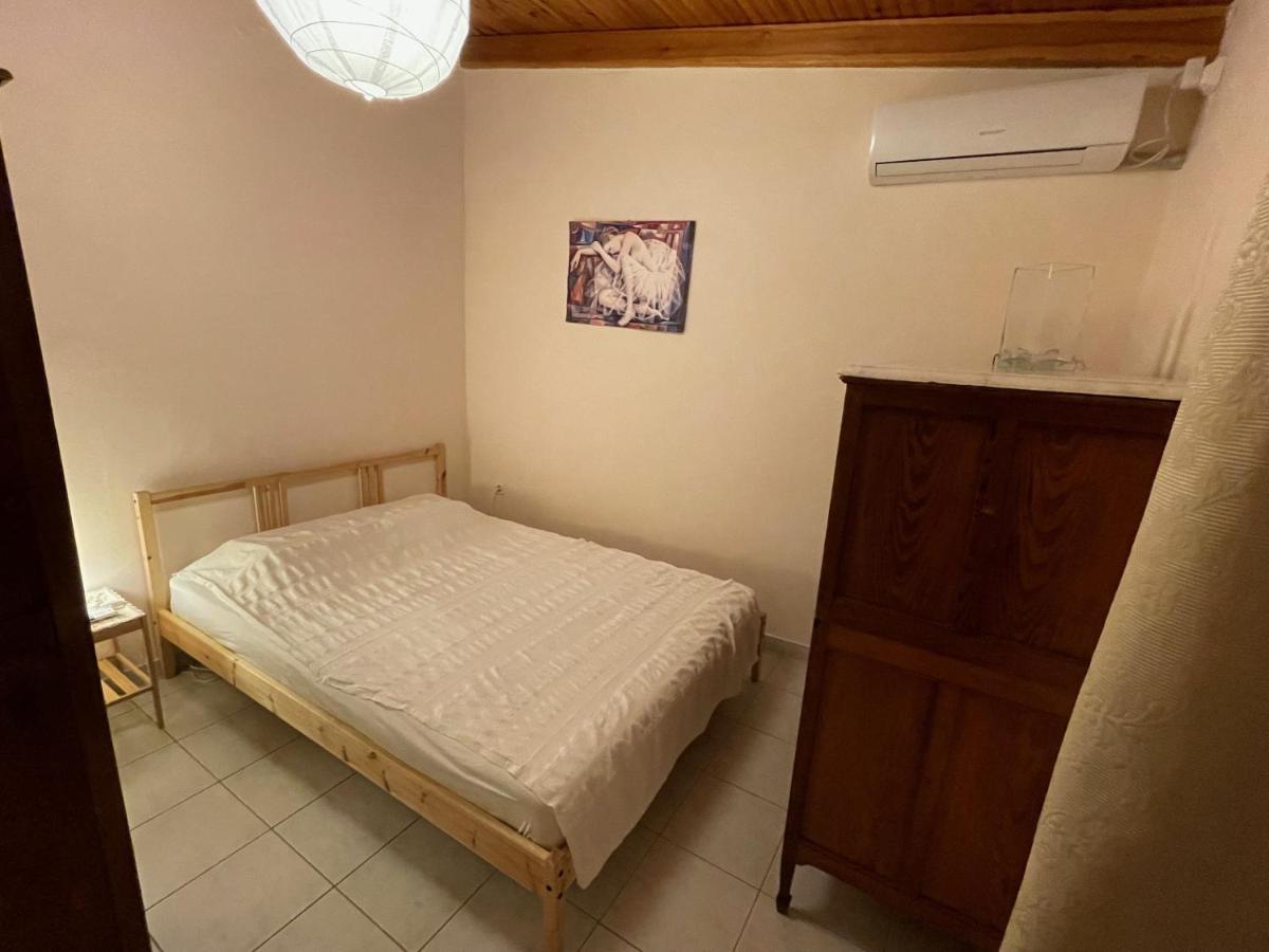 Maria'S Haus In Artemida Apartment Екстериор снимка